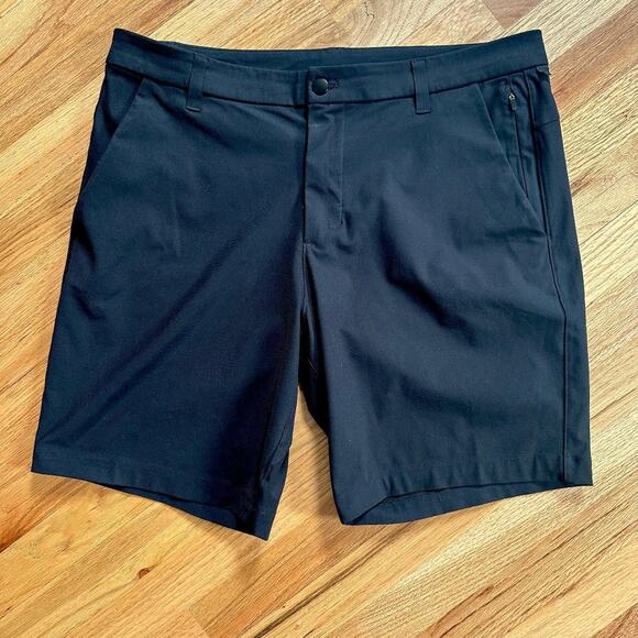Lululemon black men's short - Picture 3 of 3